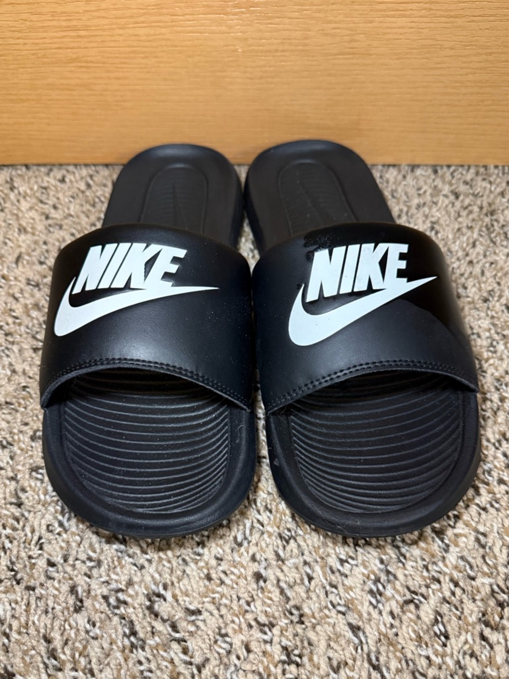 Nike Black Slide with White Size Tag